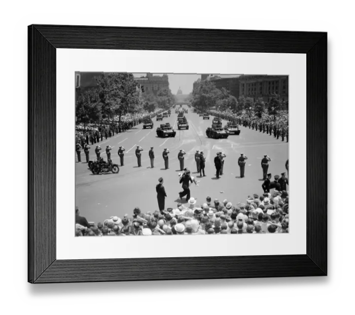 Framed Print : The Royal tour of Canada and the USA by King George VI and Queen Elizabeth, 1939 The King
