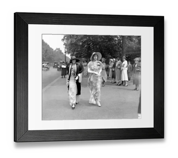Framed Print : Mrs A. Gray and Miss Margery Gray from Wellinton, Ne Zealand, arriving for the Royal Framed Print : Mrs A. Gray and Miss Margery Gray from Wellinton, Ne Zealand, arriving for the Royal