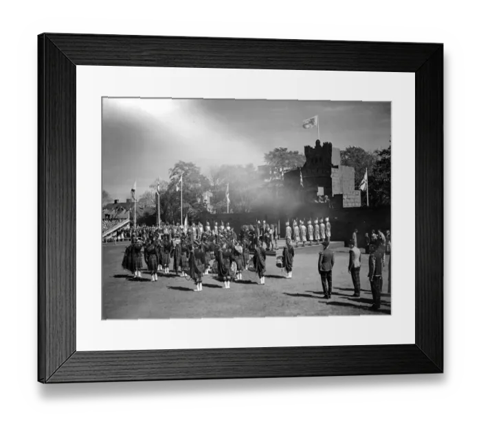 Framed Print : The Royal tour of Canada and the USA by King George VI and Queen Elizabeth, 1939 Framed Print : The Royal tour of Canada and the USA by King George VI and Queen Elizabeth, 1939