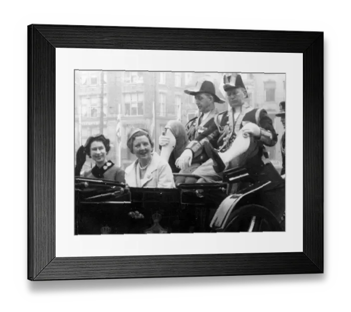 Framed Print : Amsterdam The Netherlands Three day state visit Queen and Prince Philip. Queen Elizabeth