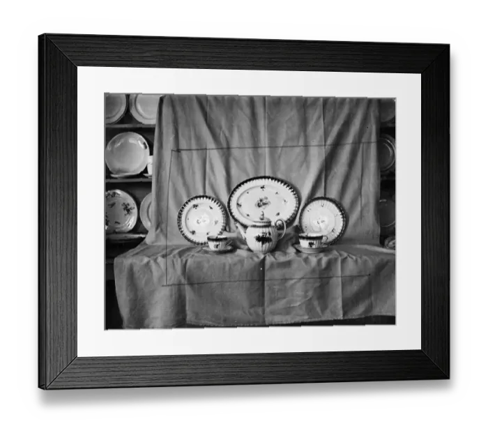 Framed Print : Worcester porcelain for Royal wedding gifts. Thrice honoured is the City of Worcester s