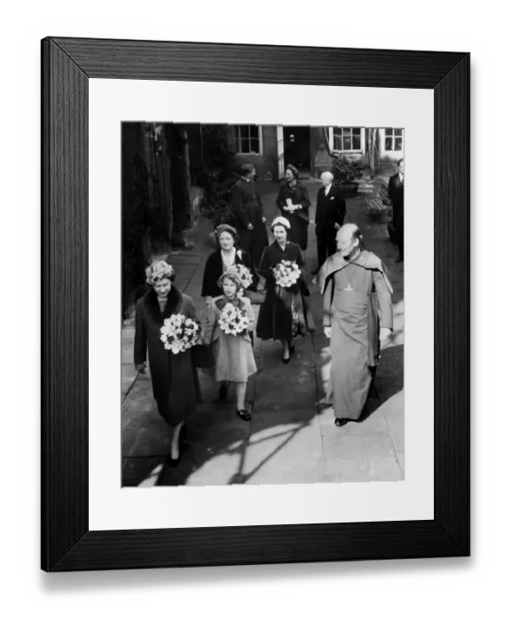 Framed Print : For the first time, the Royal Maundy Service was held at Windsor, Berks, in