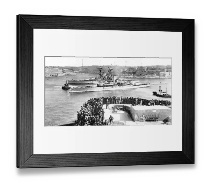 Framed Print : The fights of the reds and the blues: the fleet exercises Awaiting the fight between Framed Print : The fights of the reds and the blues: the fleet exercises Awaiting the fight between