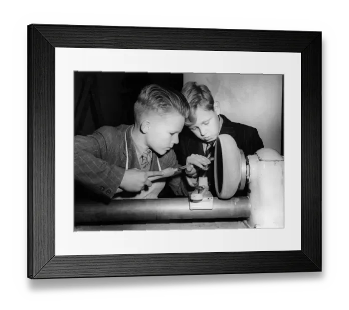Framed Print : The Model Engineer Exhibition at the Royal Horticultural Hall, Westminster. Derek Martin Framed Print : The Model Engineer Exhibition at the Royal Horticultural Hall, Westminster. Derek Martin