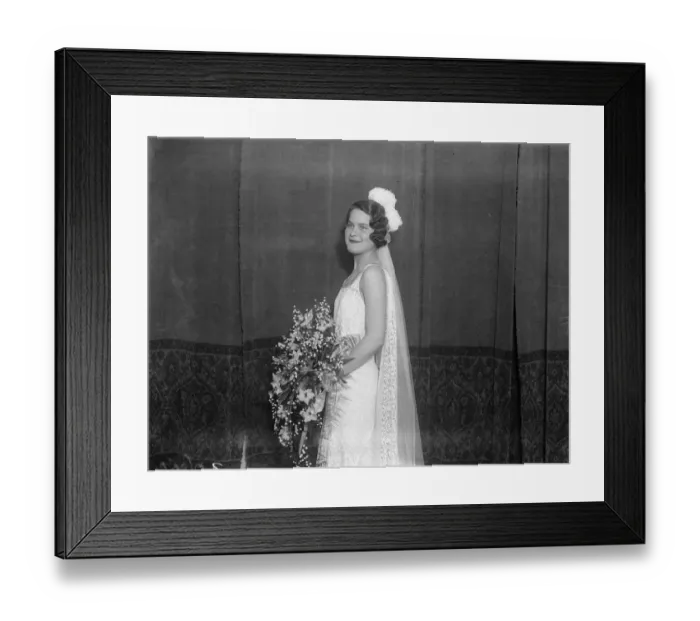 Framed Print : American girl to be presented at Court. Miss Hannah Locke of Philadelphia