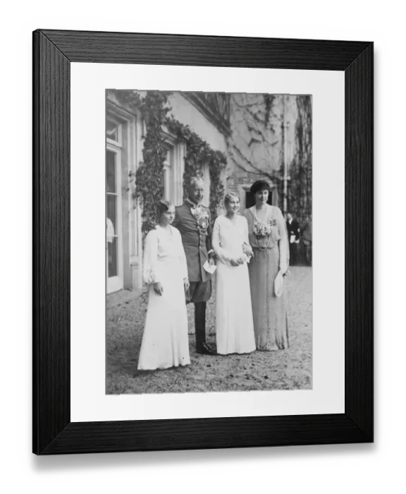 Framed Print : Princess Alexandrine and Princess Cecilie with ex Crown Prince Wilhelm of Germany