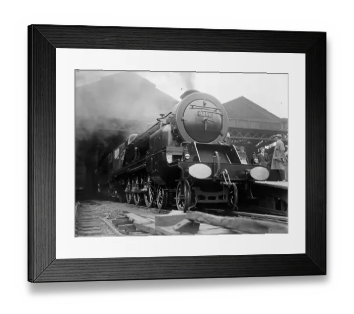 Framed Print : Britains first turbine driven locomotive on view at Euston. The Turbomotive at Euston