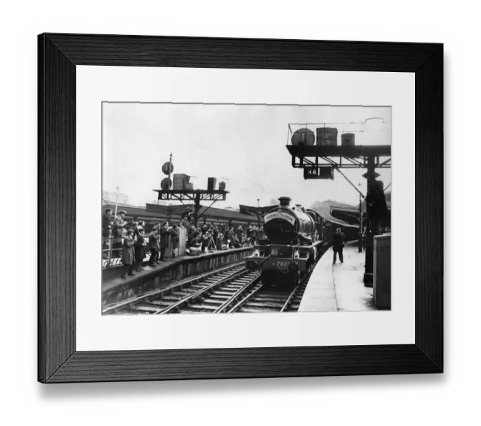Framed Print : Trainspotters watch and photograph one of the final steam locomotives Framed Print : Trainspotters watch and photograph one of the final steam locomotives