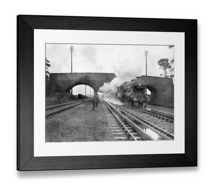 Framed Print : The Flying Scotsman picking up water at Knebworth Framed Print : The Flying Scotsman picking up water at Knebworth