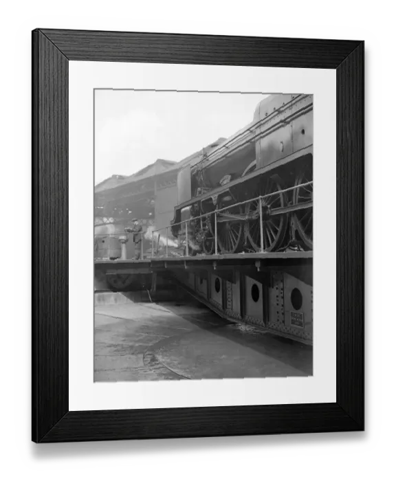 Framed Print : A Giant turntable - Twenty eight men with two 36 ton cranes took an hour to install