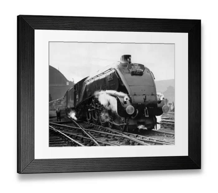Framed Print : The Flying Scotsman leaving Kings Cross for Edinburgh on the Centenary of the East