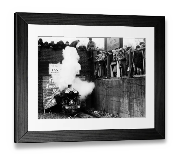 Framed Print : The famous little miniature railway which runs between Romney, Hythe and Dymchurch