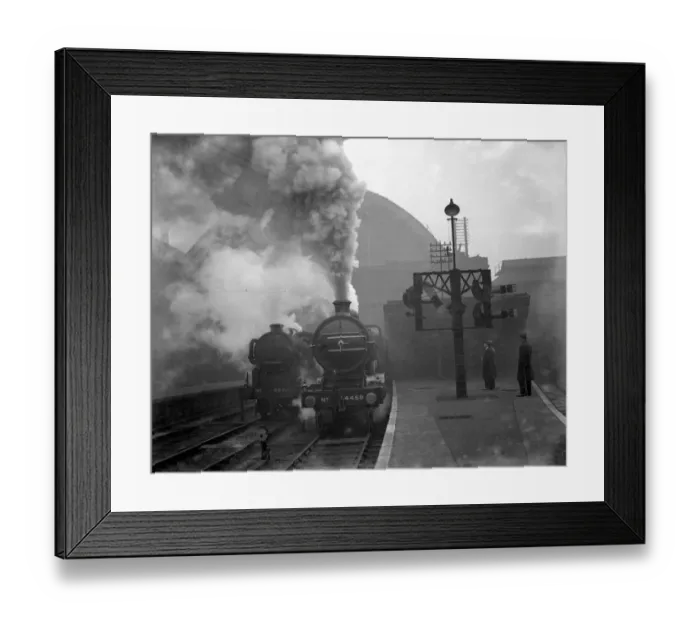 Framed Print : At Kings Cross Station The Queen Of Scots leaving Kings Cross Framed Print : At Kings Cross Station The Queen Of Scots leaving Kings Cross