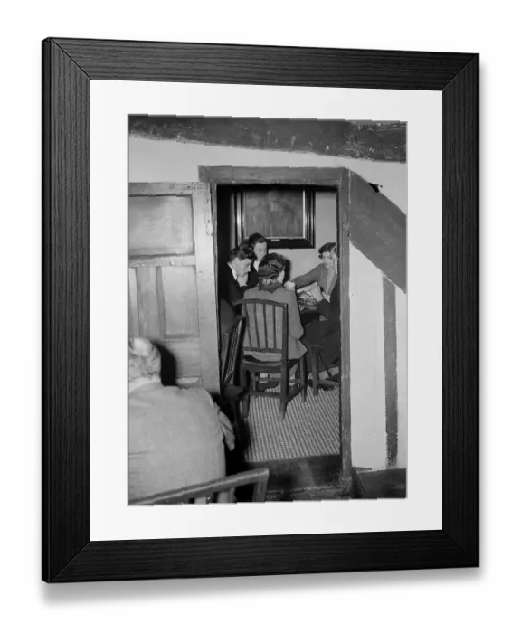 Framed Print : The Cock Pit tea shop in Eton