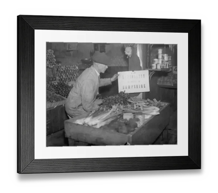 Framed Print : Reassuring his customers. Typhoid scare in south London Framed Print : Reassuring his customers. Typhoid scare in south London