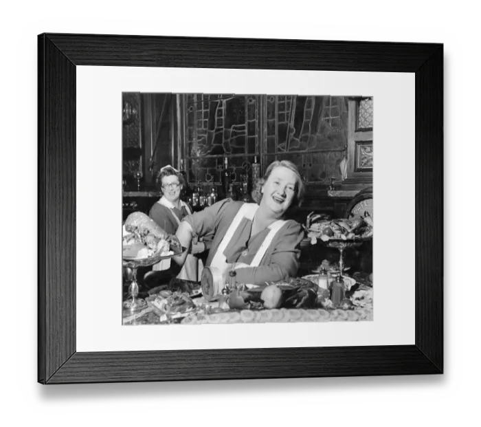 Framed Print : Alice and Grace at the Edinburgh Cafe Royal which is famous for its seafood Framed Print : Alice and Grace at the Edinburgh Cafe Royal which is famous for its seafood
