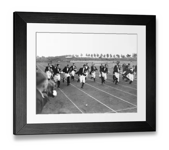 Framed Print : Pierre Gironde after success in Paris wins the London waiters race through the streets Framed Print : Pierre Gironde after success in Paris wins the London waiters race through the streets
