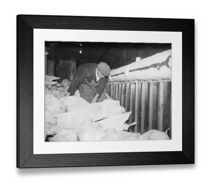 Framed Print : Londoner who still wear hats and coats