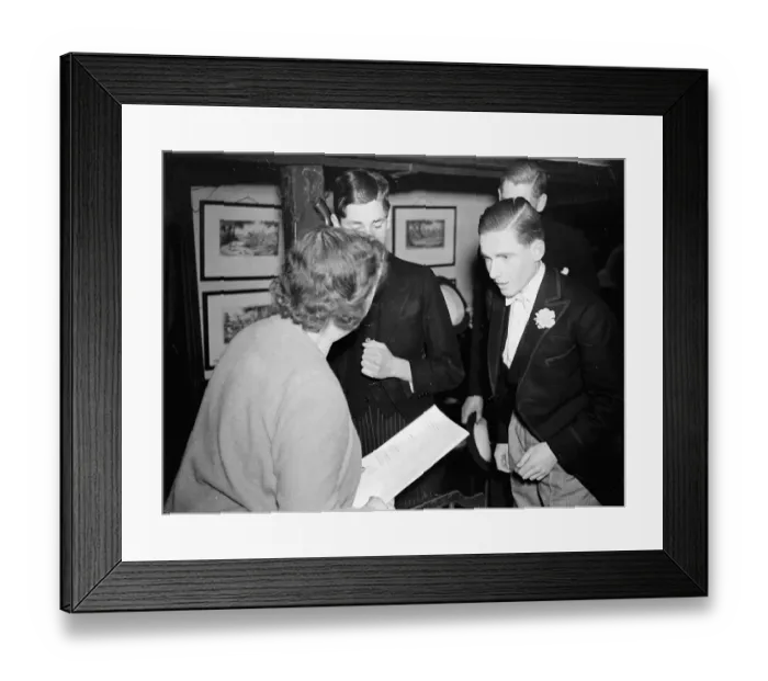 Framed Print : The Cock Pit tea shop in Eton