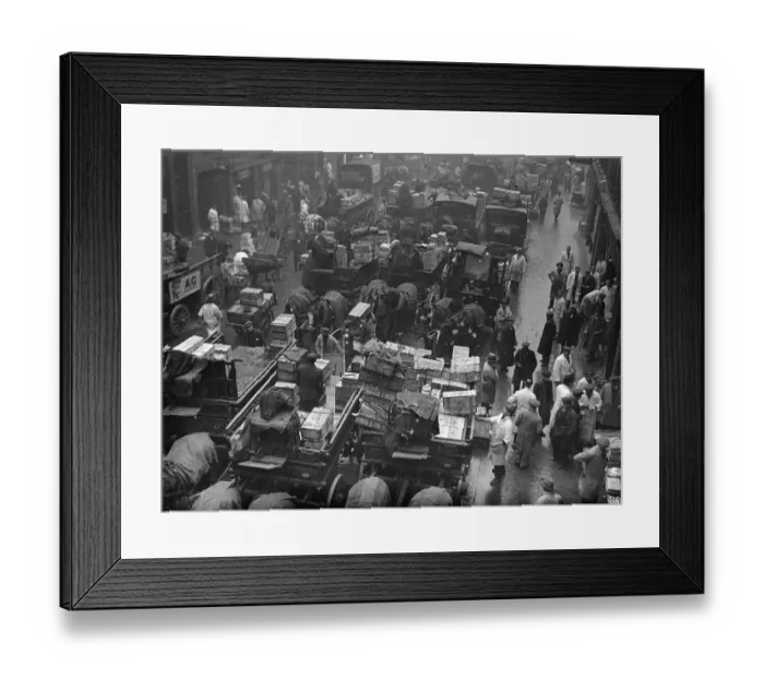Framed Print : Billingsgate Fish Market is already working at top pressure to deal with the terrific