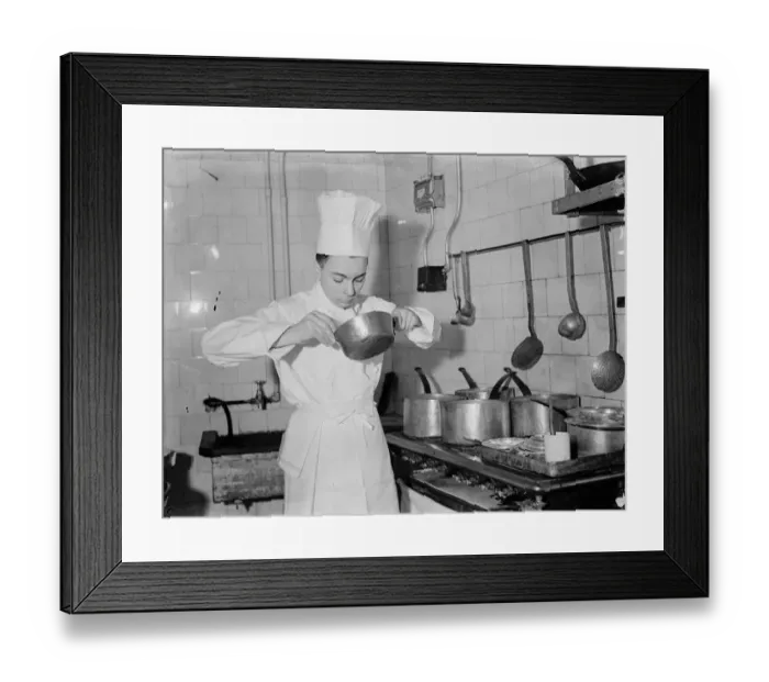 Framed Print : Thomas Hardys nephew refuses literary career to be a chef. Novelist widow leaves him £2000