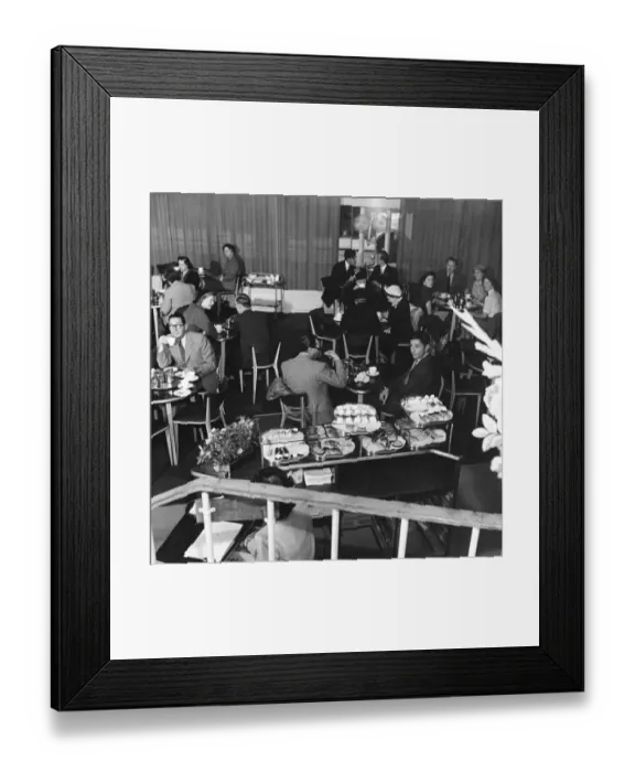 Framed Print : The Tea Centre off the Haymarket, London 1951