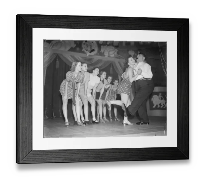 Framed Print : The Big Apple makes it debut with Billy Bennett. The Big Apple, latest dance craze of America Framed Print : The Big Apple makes it debut with Billy Bennett. The Big Apple, latest dance craze of America