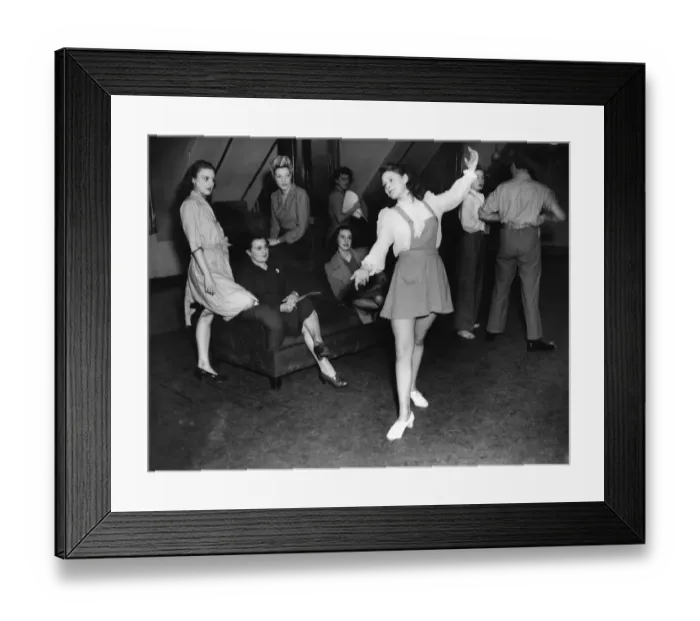 Framed Print : Windmill girls in 1946 dance / dancing / party season / celebration / happy vintage Framed Print : Windmill girls in 1946 dance / dancing / party season / celebration / happy vintage