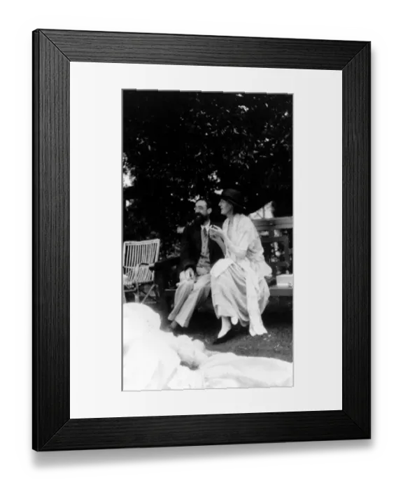 Framed Print : Lytton Strachey and Virginian Woolf Framed Print : Lytton Strachey and Virginian Woolf