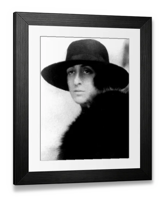 Framed Print : Writer Vita Sackville West Bloomsbury Group, who were radical artists for their time Framed Print : Writer Vita Sackville West Bloomsbury Group, who were radical artists for their time