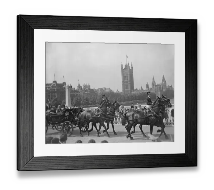 Framed Print : King opens new Lambeth Bridge over River Thames Framed Print : King opens new Lambeth Bridge over River Thames