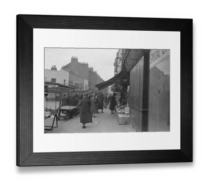 Framed Print : London - The Typical Street Market scene, Lambeth Walk 18 October 1932 History Framed Print : London - The Typical Street Market scene, Lambeth Walk 18 October 1932 History