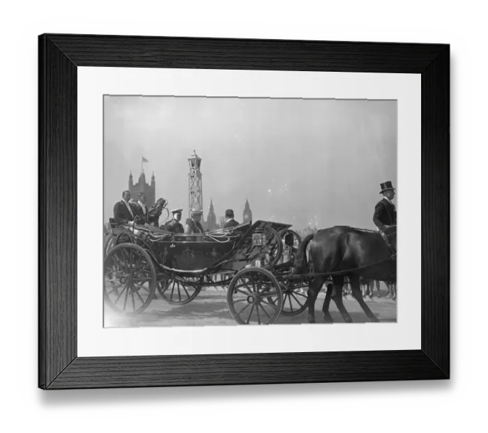 Framed Print : King opens new Lambeth Bridge over River Thames Framed Print : King opens new Lambeth Bridge over River Thames