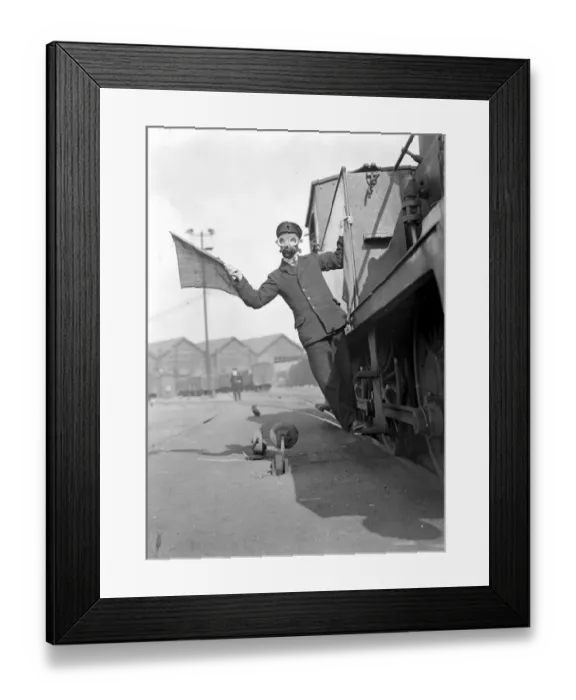 Framed Print : Air Raid precautions. Training for Southern Railway employees, at Vauxhall