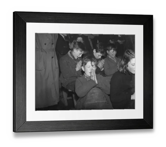 Framed Print : Gypsy childrens Sunday school in the cow shed in St Mary Cray. Children praying Framed Print : Gypsy childrens Sunday school in the cow shed in St Mary Cray. Children praying