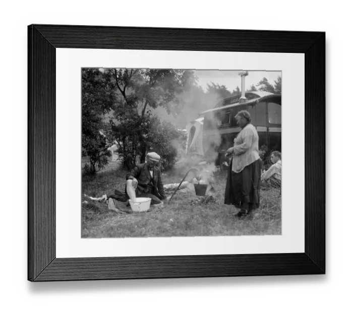 Framed Print : Gypsies on Epsom Downs for the Epsom Races Framed Print : Gypsies on Epsom Downs for the Epsom Races