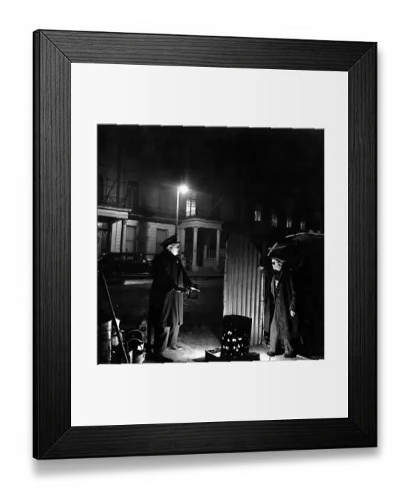 Framed Print : 29 March 1952 Bill Howard a Romany night watchman in Belgrave Square, talking to Framed Print : 29 March 1952 Bill Howard a Romany night watchman in Belgrave Square, talking to