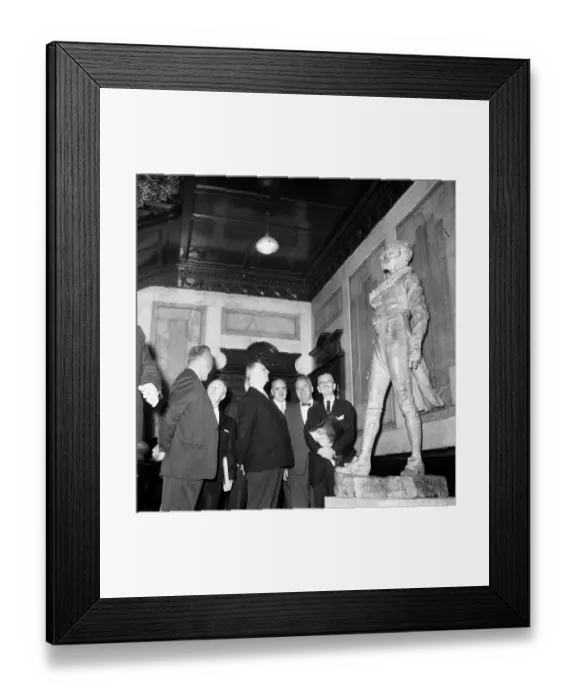 Framed Print : President Eamonn de Valera admires the seven foot bronze statue of Irish patriot Framed Print : President Eamonn de Valera admires the seven foot bronze statue of Irish patriot