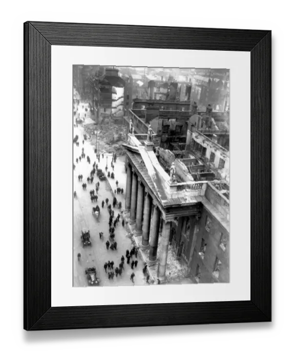 Framed Print : Dublins main city centre post office gutted by fire during the 1916 Easter Rising Framed Print : Dublins main city centre post office gutted by fire during the 1916 Easter Rising