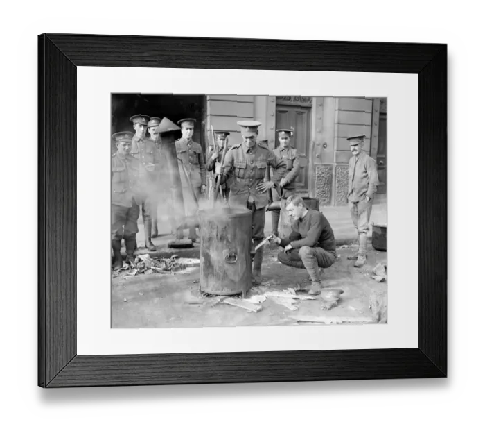Framed Print : Easter Rising (originally captioned The Dublin rebellion) British soldiers cooking Framed Print : Easter Rising (originally captioned The Dublin rebellion) British soldiers cooking