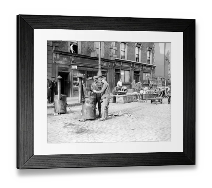 Framed Print : Easter Rising (originally captioned The Dublin rebellion) British soldiers cooking Framed Print : Easter Rising (originally captioned The Dublin rebellion) British soldiers cooking