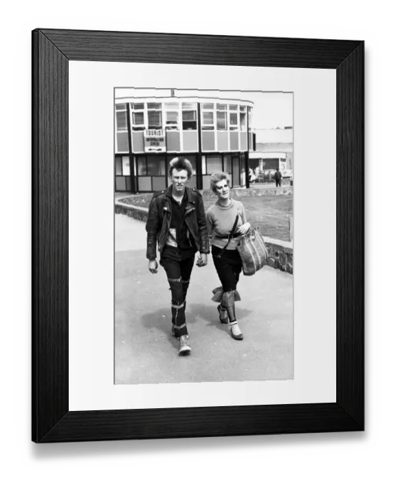 Framed Print : National Characters Punks in Margate - 1979 Framed Print : National Characters Punks in Margate - 1979