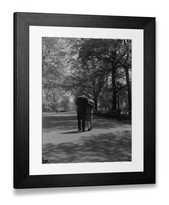 Framed Print : Lovers in Hyde Park May 1947 love couple romance romantic for valentines day be Framed Print : Lovers in Hyde Park May 1947 love couple romance romantic for valentines day be