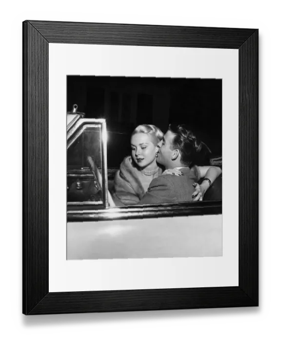 Framed Print : Glamorous American actress, Joi Lansing in a romantic embrace with her boyfriend Framed Print : Glamorous American actress, Joi Lansing in a romantic embrace with her boyfriend