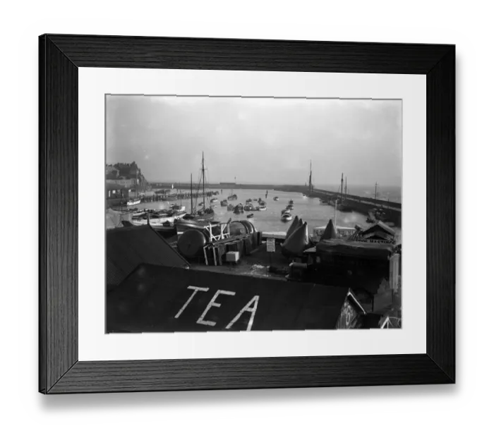 Framed Print : Bridlington Harbour, East Yorkshire. 11 January 1930 Fish where the fish are Framed Print : Bridlington Harbour, East Yorkshire. 11 January 1930 Fish where the fish are