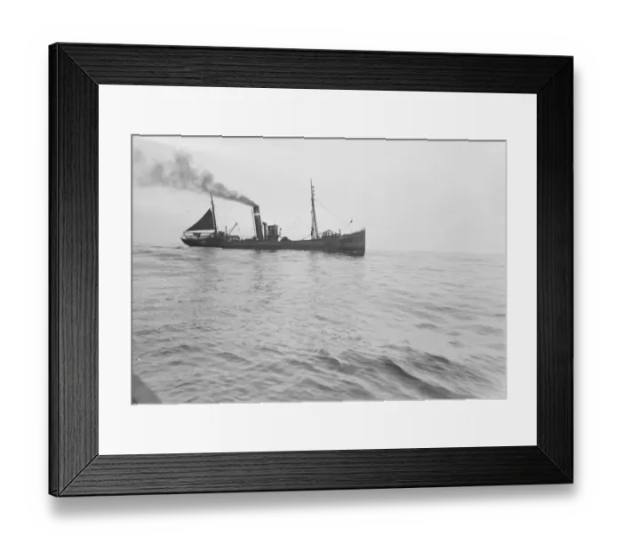 Framed Print : A Grimsby herring trawler in the North Sea Fish where the fish are Framed Print : A Grimsby herring trawler in the North Sea Fish where the fish are