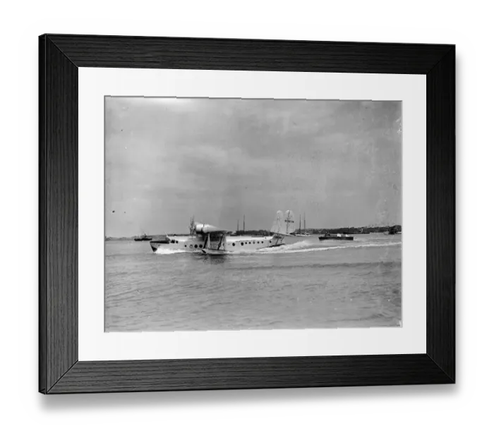 Framed Print : The Pan American flying boat, Clipper III landing at Southampton Framed Print : The Pan American flying boat, Clipper III landing at Southampton