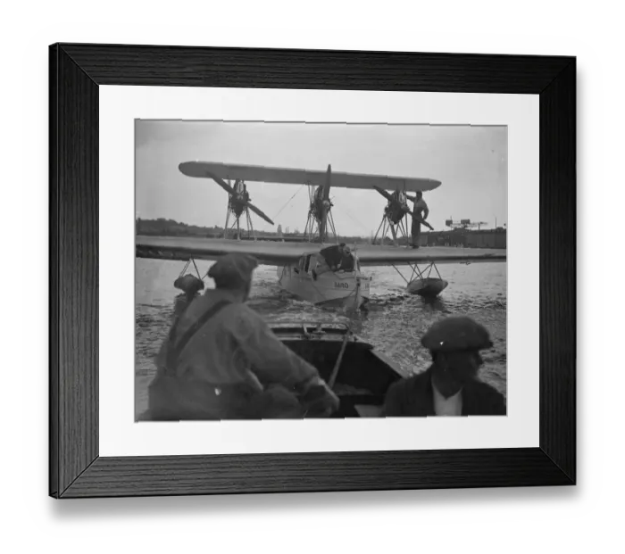 Framed Print : Mrs Victor Bruce forced down an hour after taking off for month in the air attempt Framed Print : Mrs Victor Bruce forced down an hour after taking off for month in the air attempt