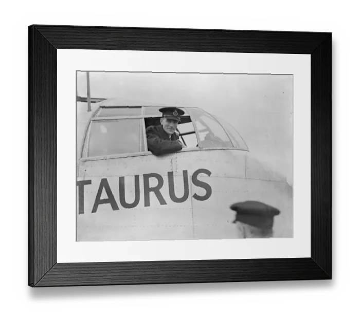 Framed Print : Centaurus takes off on longest flight ever attempted by commercial aircraft Framed Print : Centaurus takes off on longest flight ever attempted by commercial aircraft