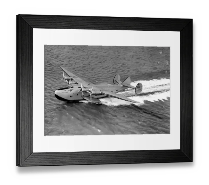 Framed Print : The giant new American flying boat Yankee Clipper as she landed at Southampton Framed Print : The giant new American flying boat Yankee Clipper as she landed at Southampton